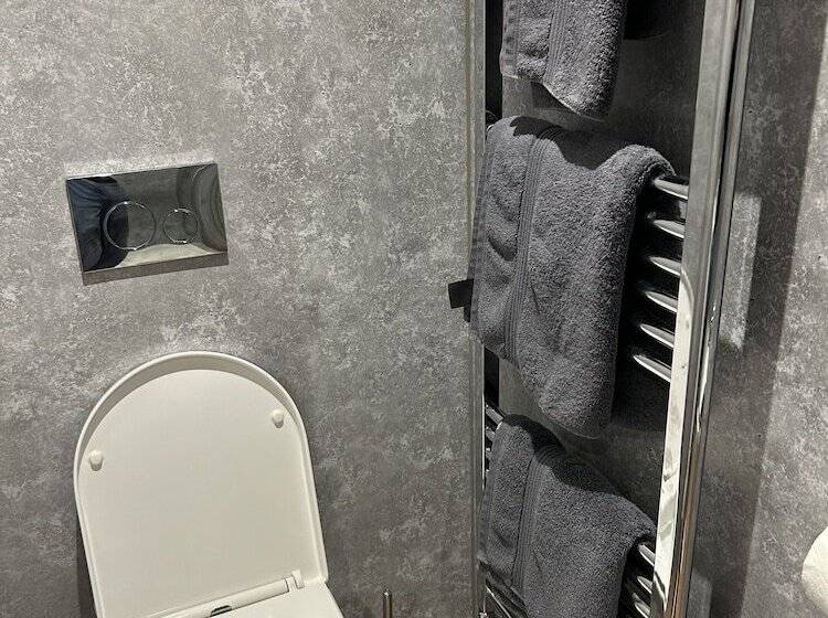 Хостел The Ship