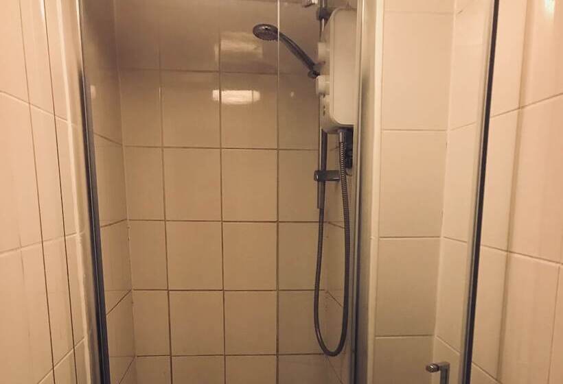 Хостел The Ship