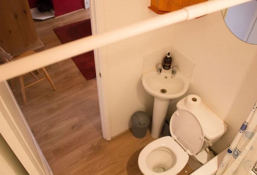 Хостел The Ship