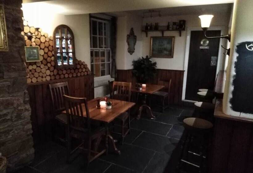 簡易ホテル The White Hart