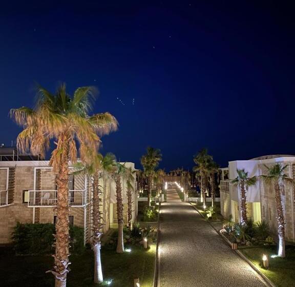 Отель Ayvalık Sea Resort