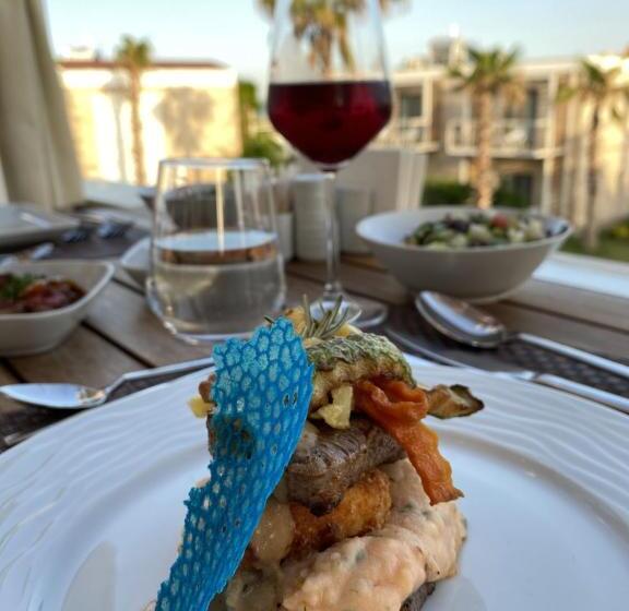 Отель Ayvalık Sea Resort