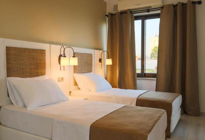 Отель Ayvalık Sea Resort