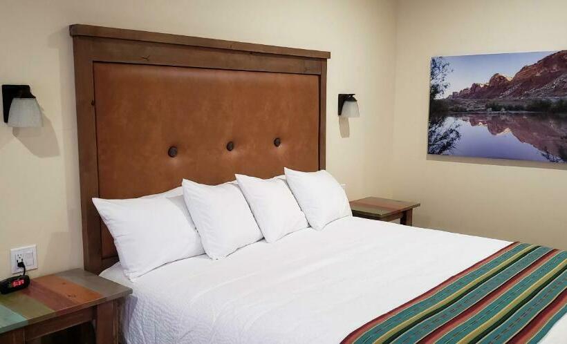 فندق Bluff Dwellings Resort