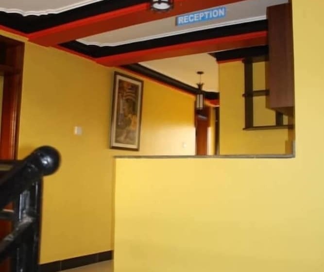 هتل Capricorn Lounge