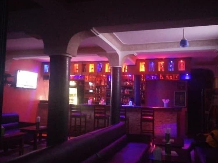 هتل Capricorn Lounge