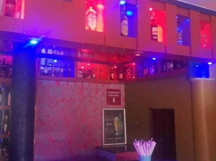 هتل Capricorn Lounge