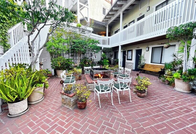 فندق Catalina Courtyard Suites