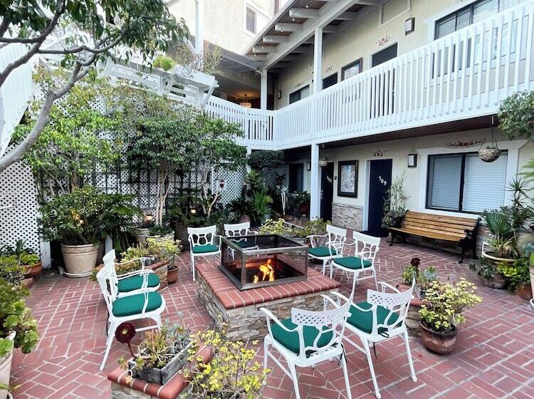 فندق Catalina Courtyard Suites