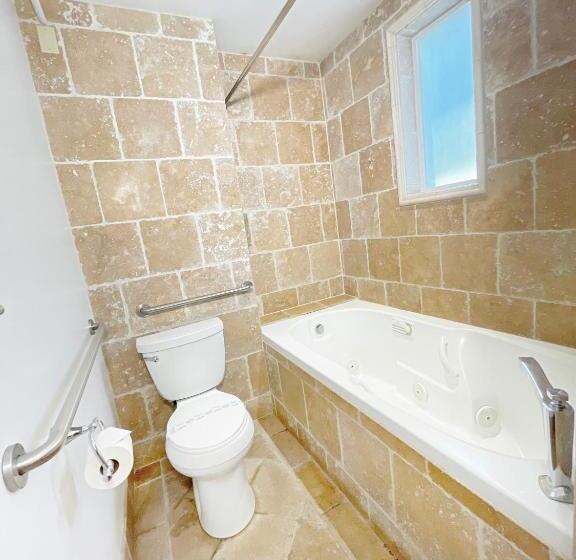 فندق Catalina Courtyard Suites