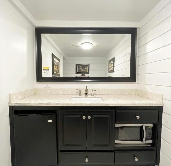 فندق Catalina Courtyard Suites