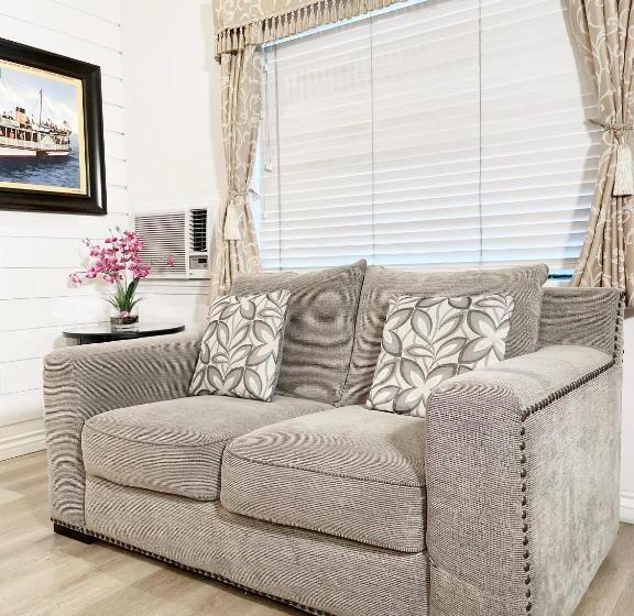 فندق Catalina Courtyard Suites