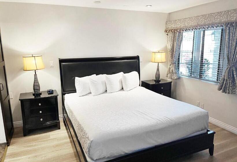 فندق Catalina Courtyard Suites