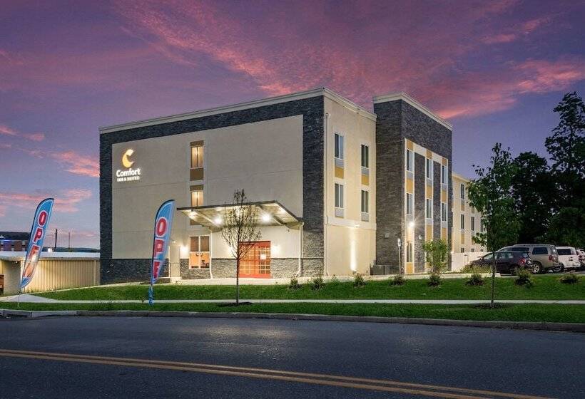 Отель Comfort Inn & Suites Harrisburg Hershey West