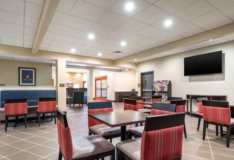 Отель Comfort Inn & Suites Harrisburg Hershey West
