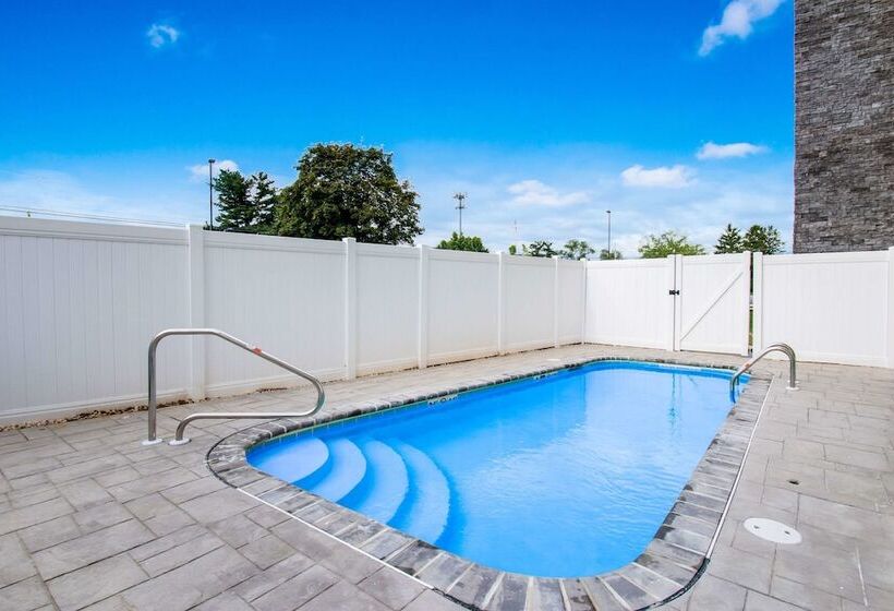 ホテル Comfort Inn & Suites Harrisburg  Hershey West