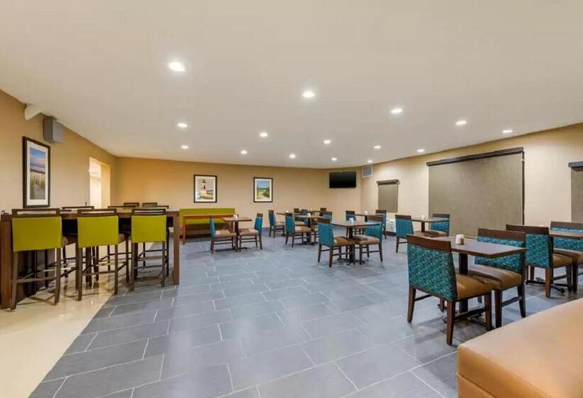 فندق Comfort Inn & Suites