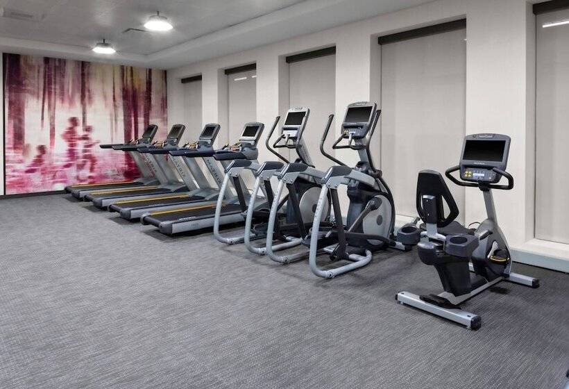 هتل Courtyard By Marriott East Lansing Okemos