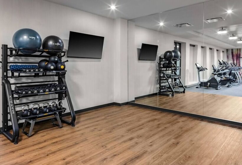 هتل Courtyard By Marriott East Lansing Okemos