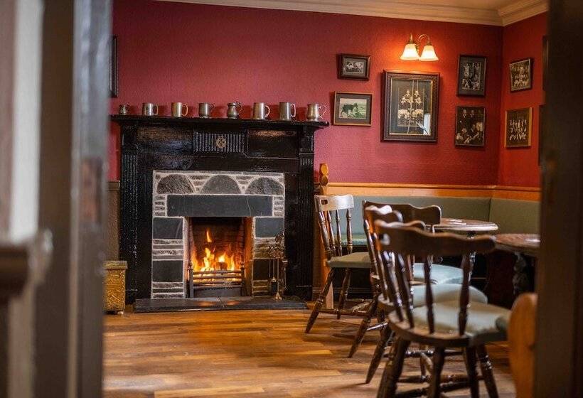 فندق Cross Keys Inn Ettrickbridge