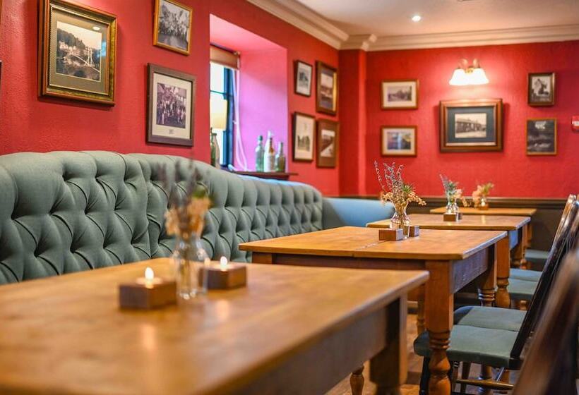 فندق Cross Keys Inn Ettrickbridge