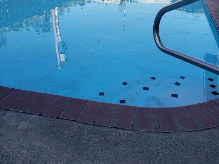 فندق Fidalgo Country Inn