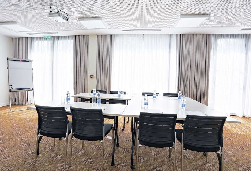 ホテル Hampton By Hilton Toulouse Airport