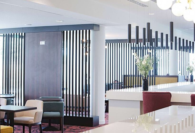 ホテル Hampton By Hilton Toulouse Airport