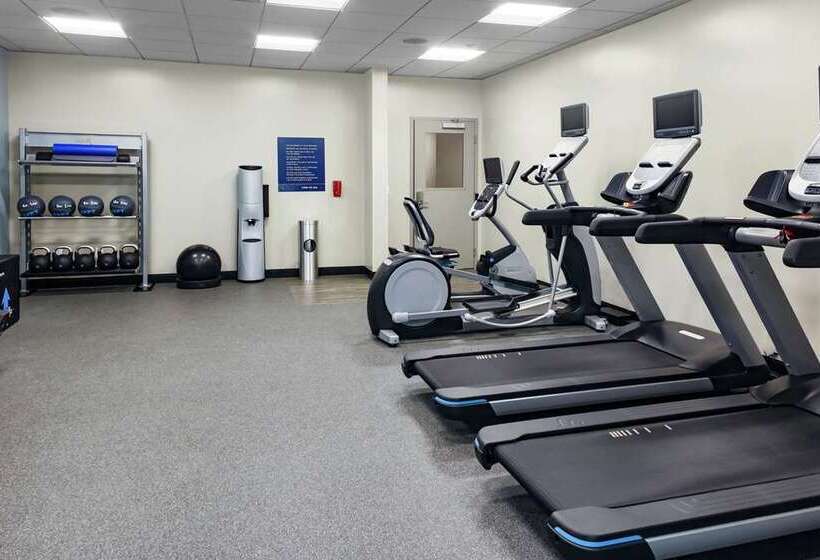 ホテル Hampton Inn Dunedin