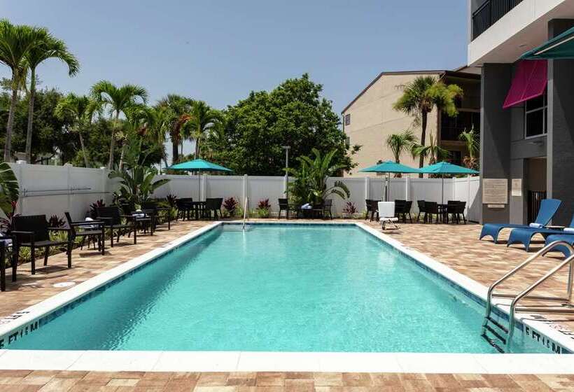 ホテル Hampton Inn Dunedin