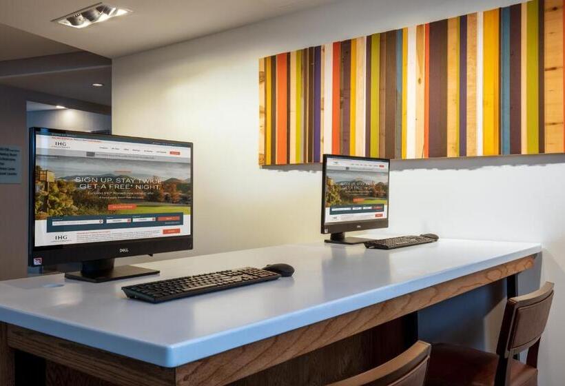 호텔 Holiday Inn Express & Suites Beloit, An Ihg