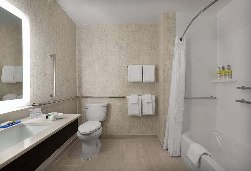 호텔 Holiday Inn Express & Suites   Fayetteville South, An Ihg