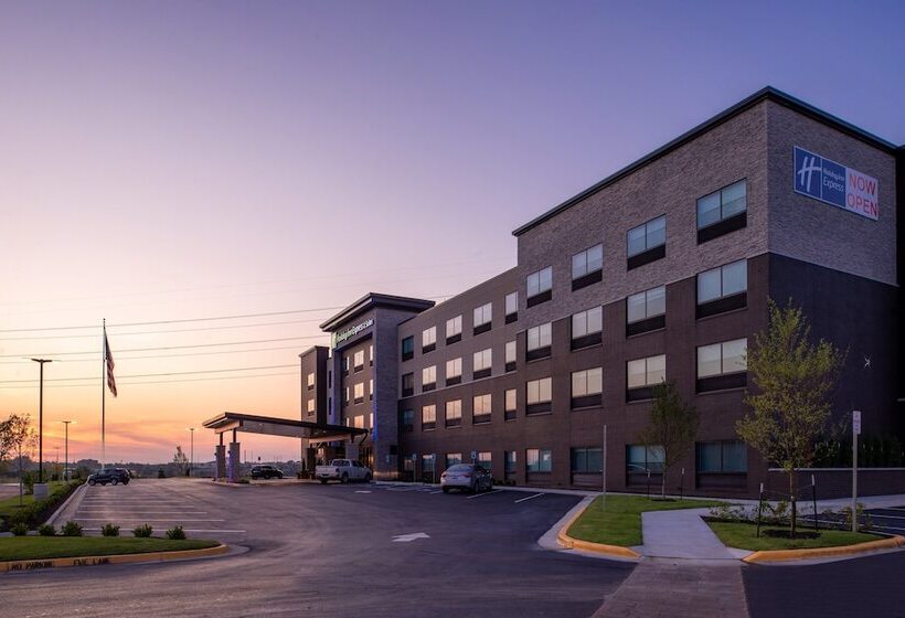 Отель Holiday Inn Express & Suites Olathe West, An Ihg