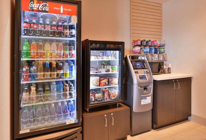 Отель Holiday Inn Express & Suites Olathe West, An Ihg