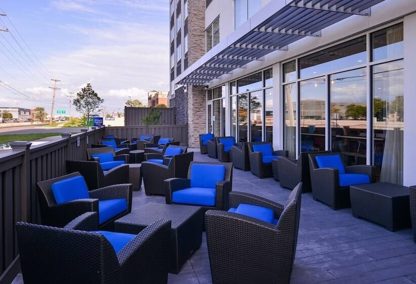 هتل Holiday Inn Express & Suites   Mall Of America   Msp Airport, An Ihg