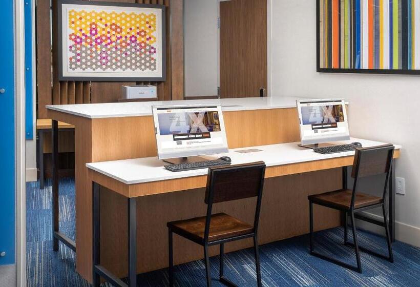 فندق Holiday Inn Express & Suites Kingsland I 95 Naval Base Area, An Ihg