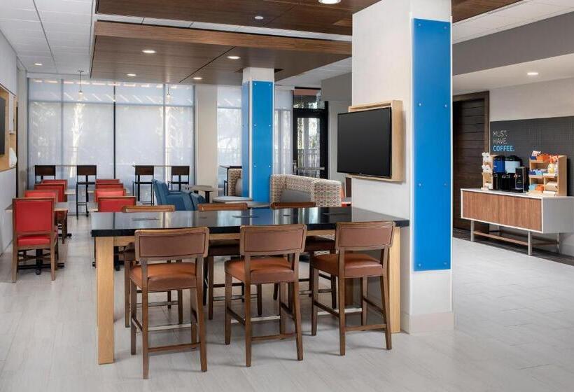 فندق Holiday Inn Express & Suites Kingsland I 95 Naval Base Area, An Ihg