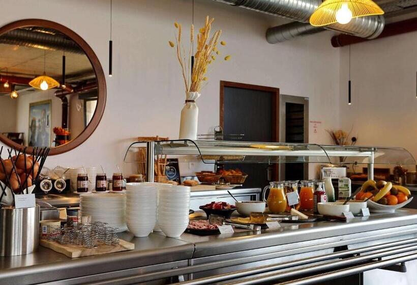 Отель Ibis Styles Ajaccio Napoleon