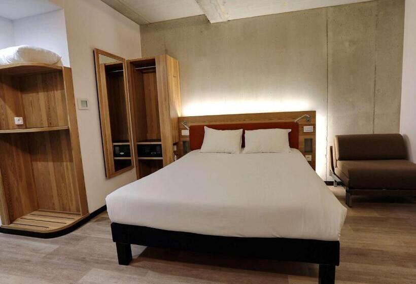 Отель Ibis Styles Ajaccio Napoleon