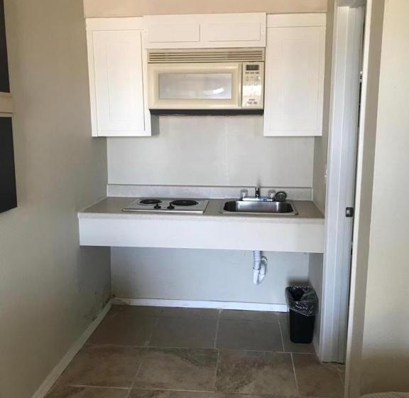 فندق Lakeside Inn