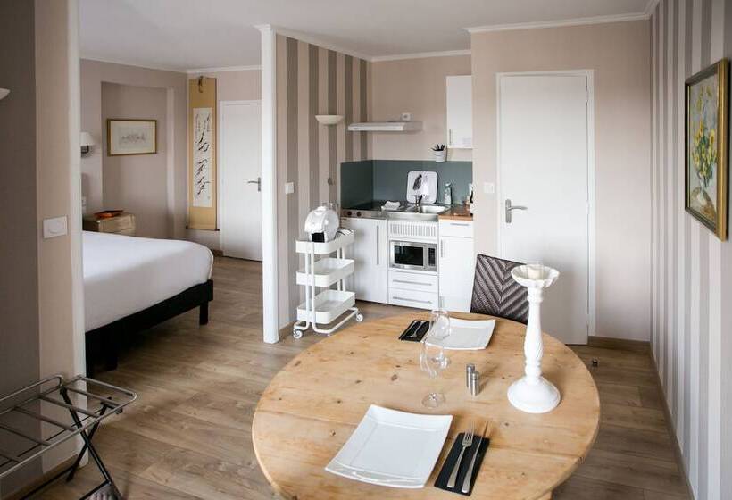 فندق Le Cotentin Appart Hôtels & Restaurant Le Cot