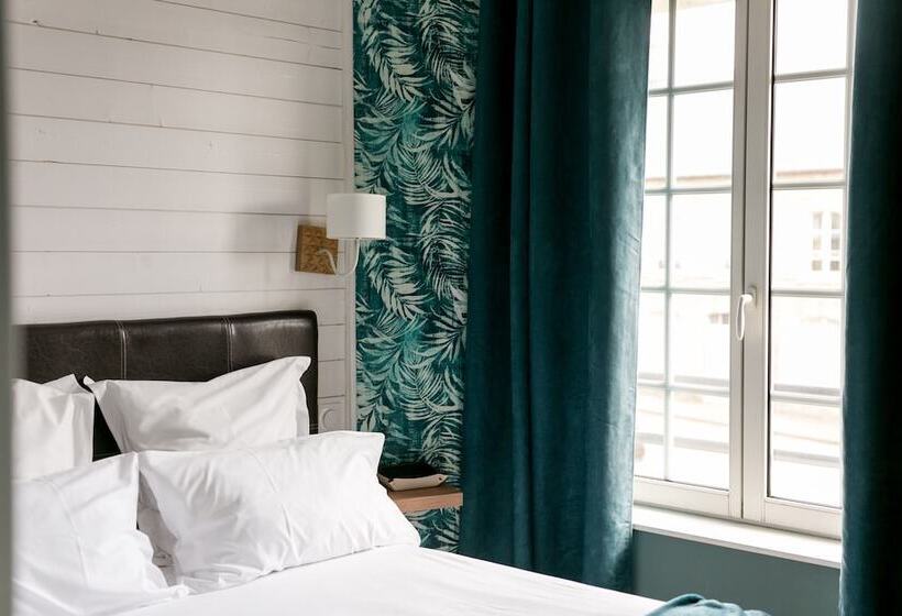 Отель Le Cotentin Appart Hôtels & Restaurant Le Cot