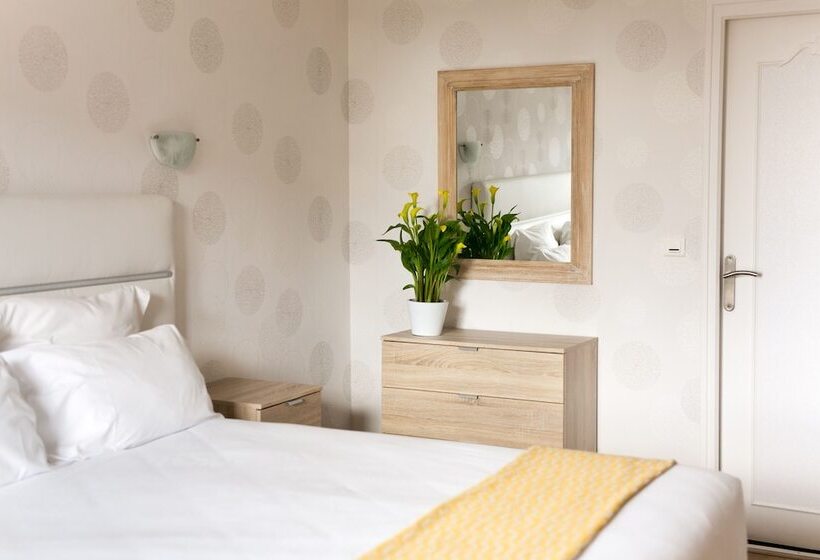 فندق Le Cotentin Appart Hôtels & Restaurant Le Cot