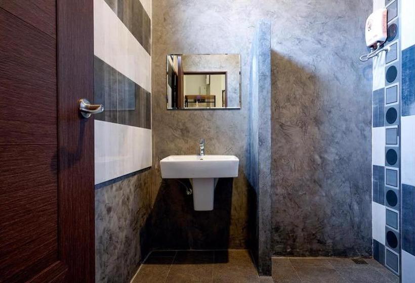 בית מלון כפרי Leona