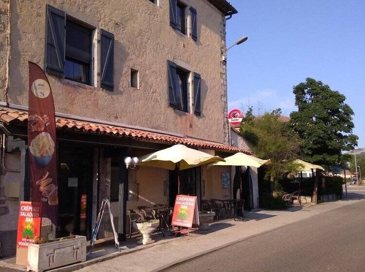 Отель Les Voyageurs