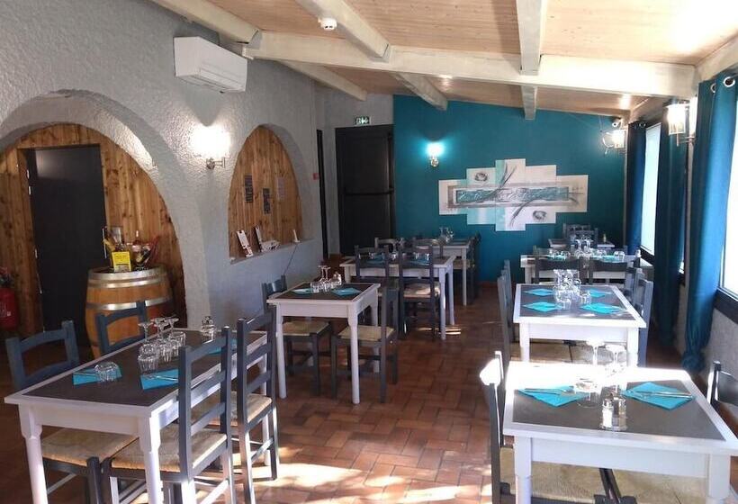 Отель Les Voyageurs