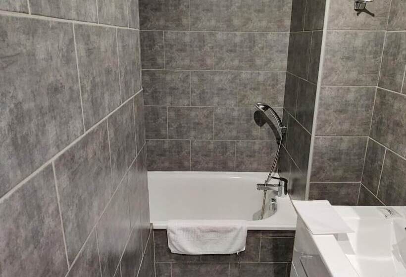 Отель Les Voyageurs