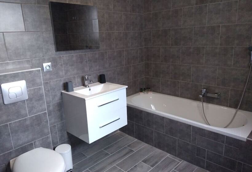 Отель Les Voyageurs