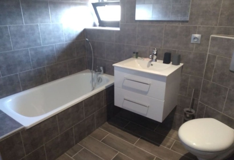 Отель Les Voyageurs