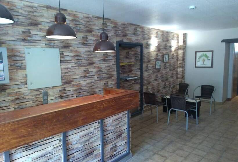 Отель Les Voyageurs